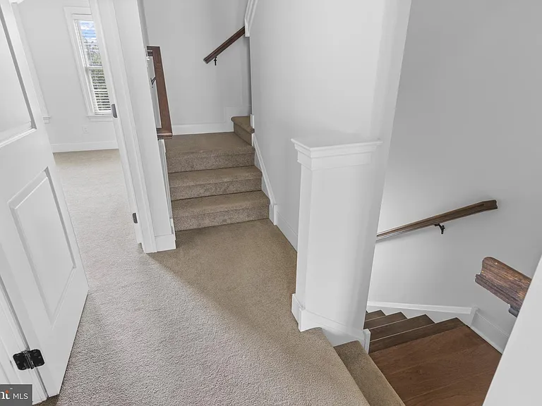 619 W Mulberry St — Photo 25