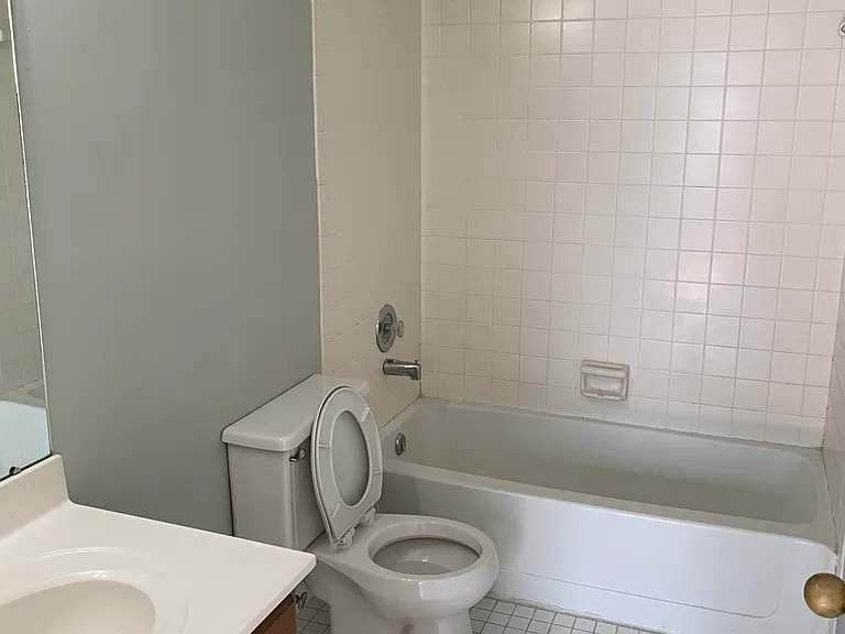 2119 Fulton Ave #D — Photo 10