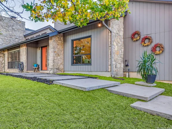 8537 Classic Oaks Ln, San Antonio, TX 78255