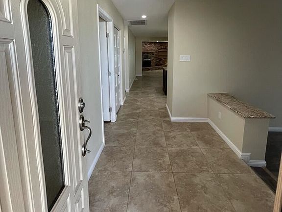 4th image of 5001 E Pershing Ave
