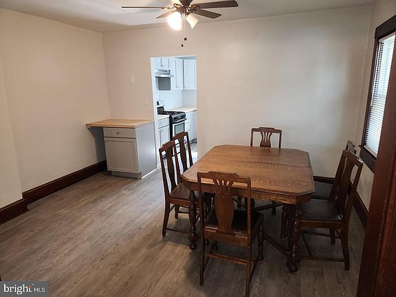 3rd image of 716 Revolution St