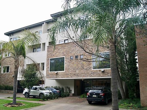 4th image of 510 Lovett Blvd APT 303