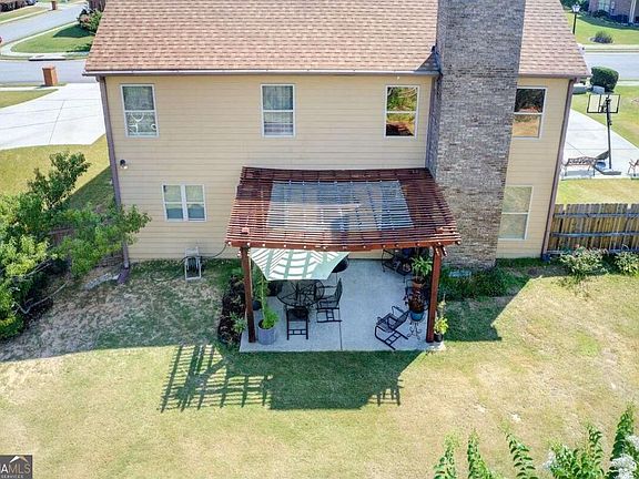 4th image of 408 Arbor Ln