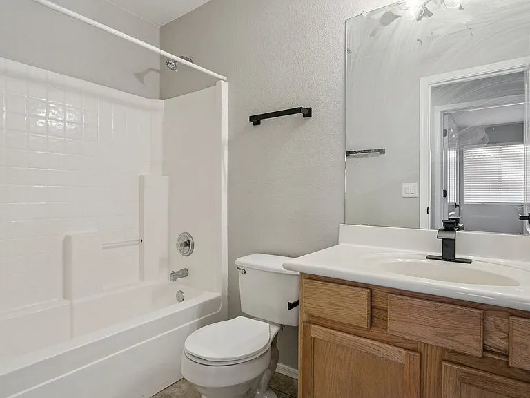 1556 N Rockwell Ct — Photo 22