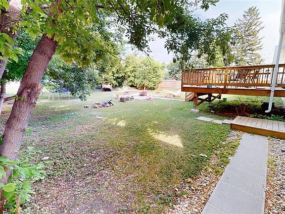 3rd image of 429 Stanley Ave
