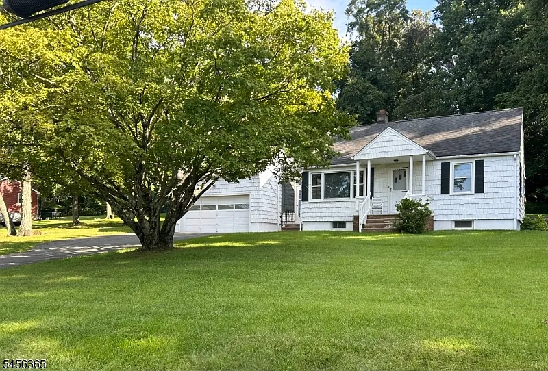 2 bed, 1.0 bath, $2,800 — Photo 2