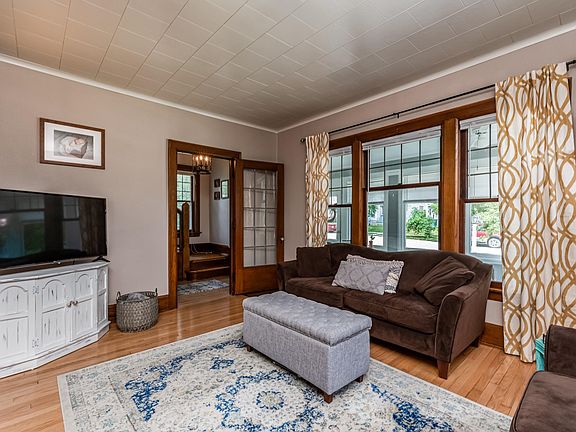 437 West Foster Street-8