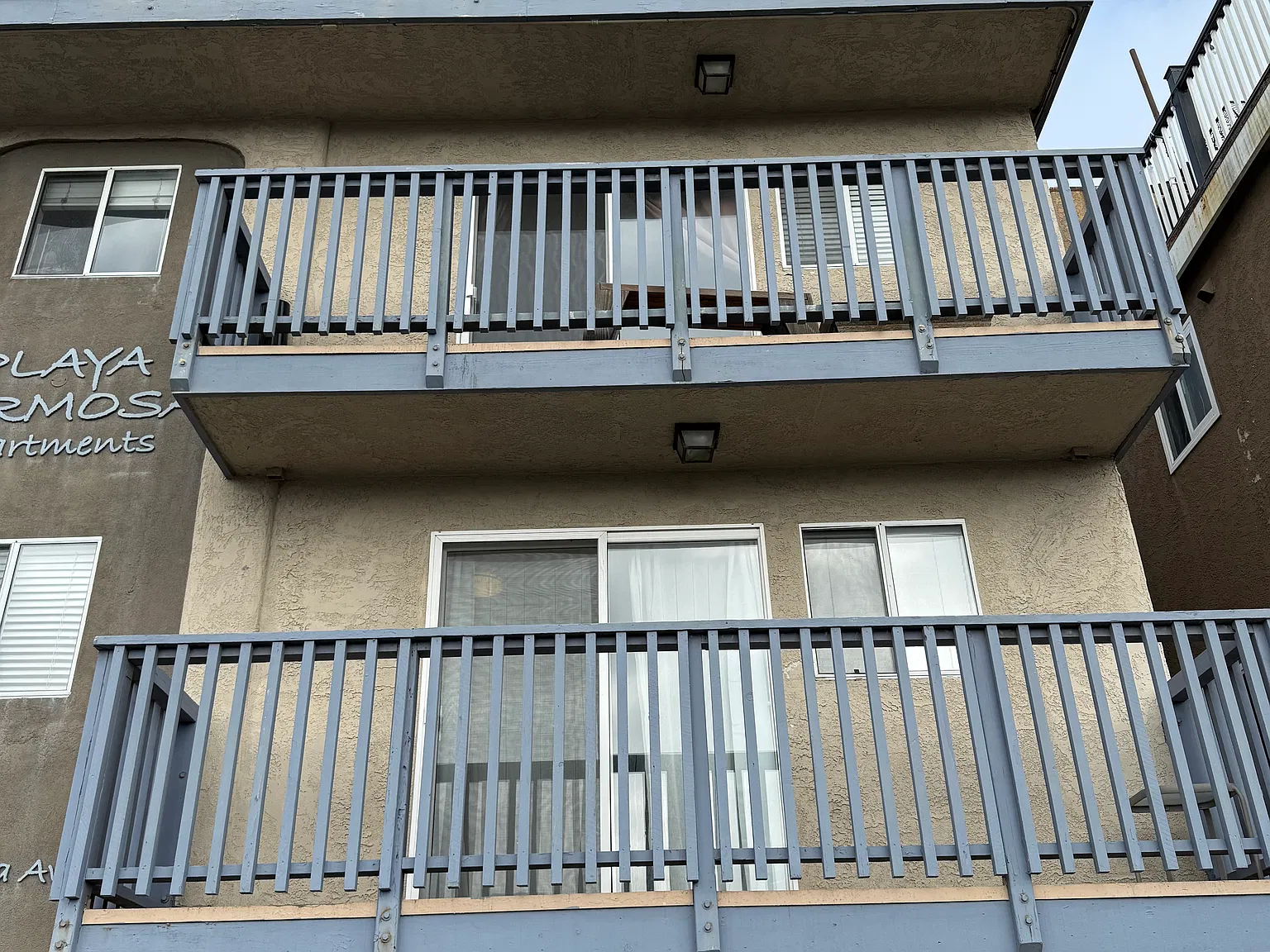 2 bed, 800 sqft, $4,200 — Photo 2