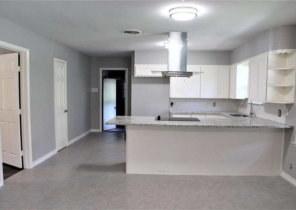 1st image of 1113 Lynda Ln