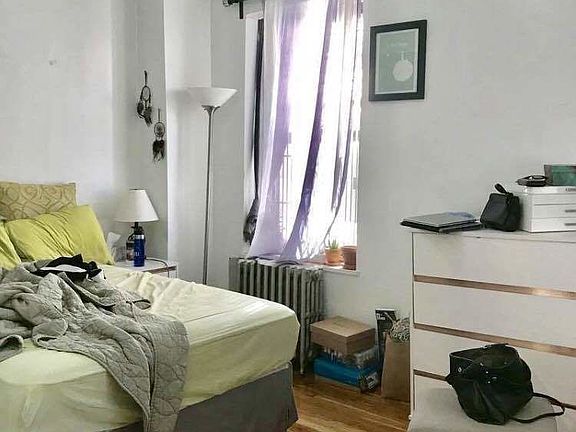 3rd image of 320 E 14th St APT 2B