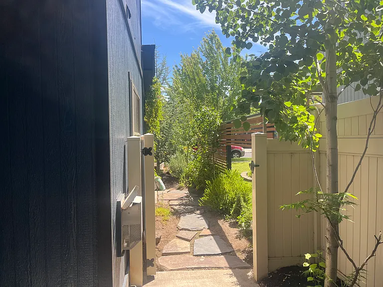 side yard from back to front