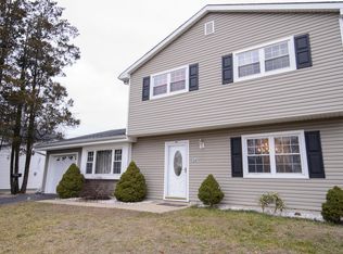 526 Line Rd, Hazlet, NJ 07730