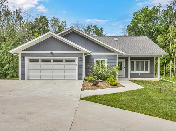 2790 Beech ROAD, Brillion, WI 54110
