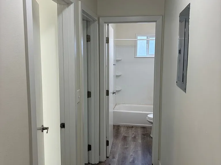 Jennifer Ryan Apartments — Photo 16