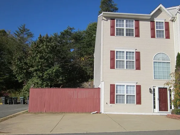 1101 Highpointe Blvd, Stafford, VA 22554