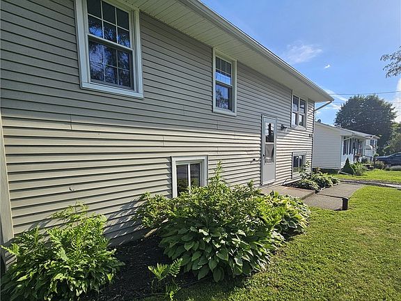 4th image of 703 Beach Rd