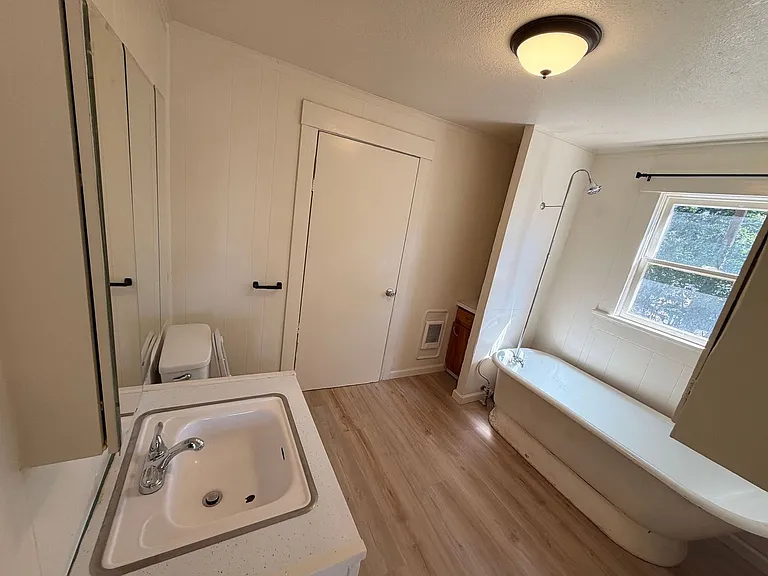 1018 Washington St #2 — Photo 6