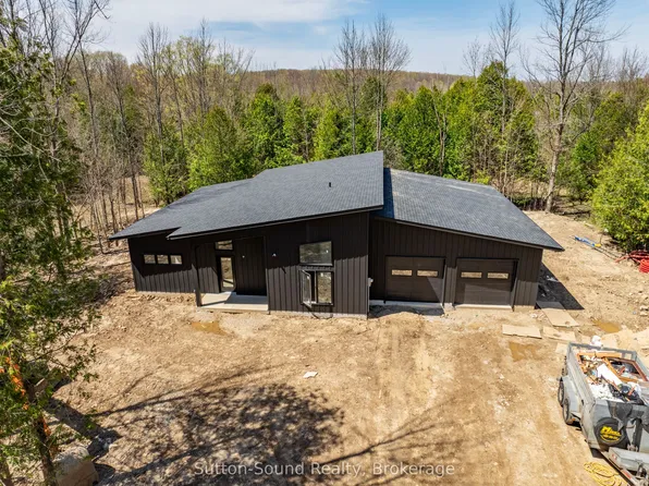 127 Big Rock Rd, Georgian Bluffs, ON N0H 2K0