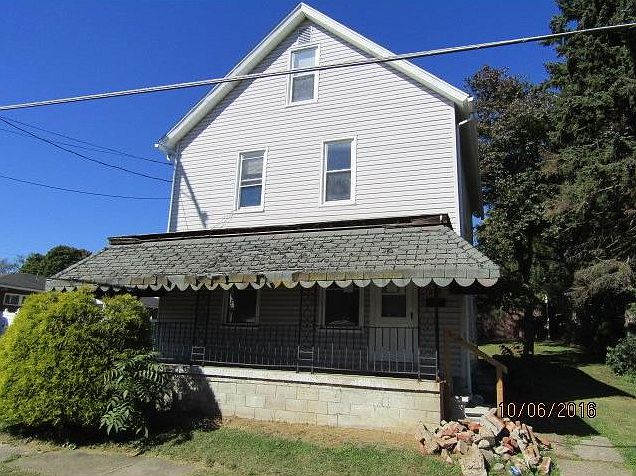 1st image of 319 E Chestnut St