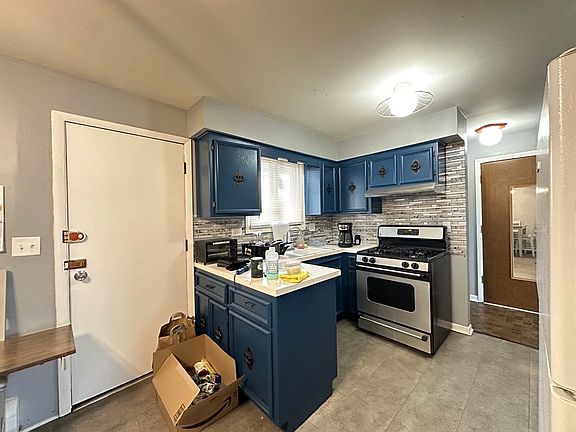 2nd image of 3042 N Central Ave #302