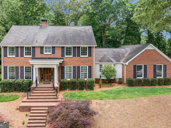 2626 Club Dr, Gainesville, GA 30506