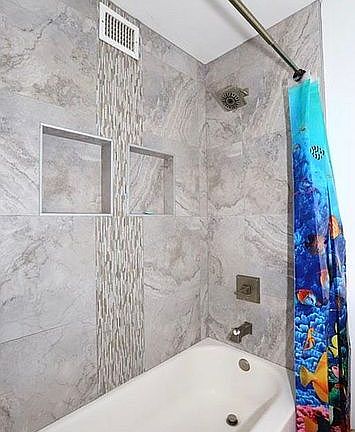 4th image of 4034 E Round Hill Dr