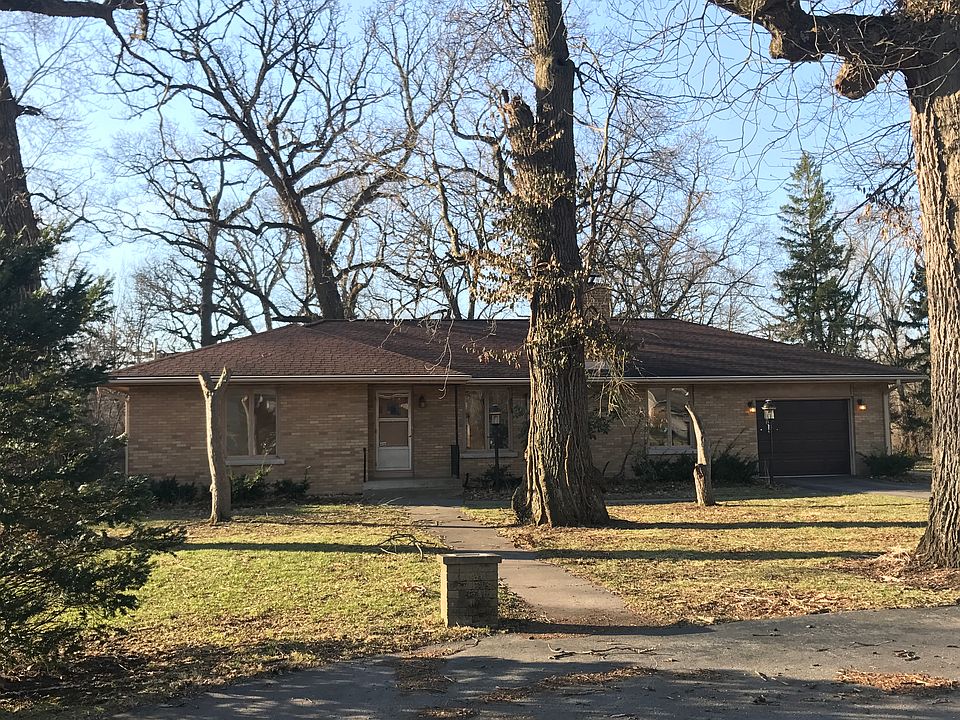 1st image of 35 Oakwood Dr
