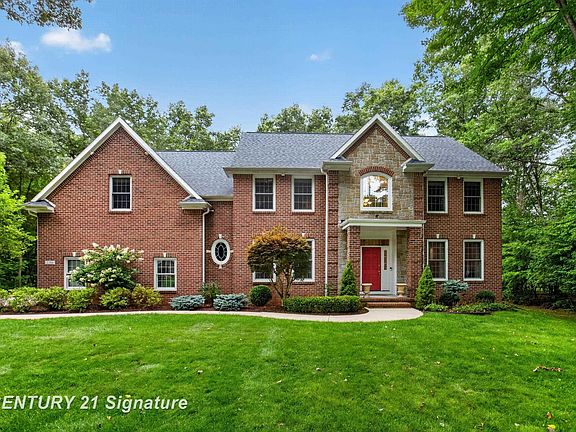 3rd image of 2384 E Cardinal Dr