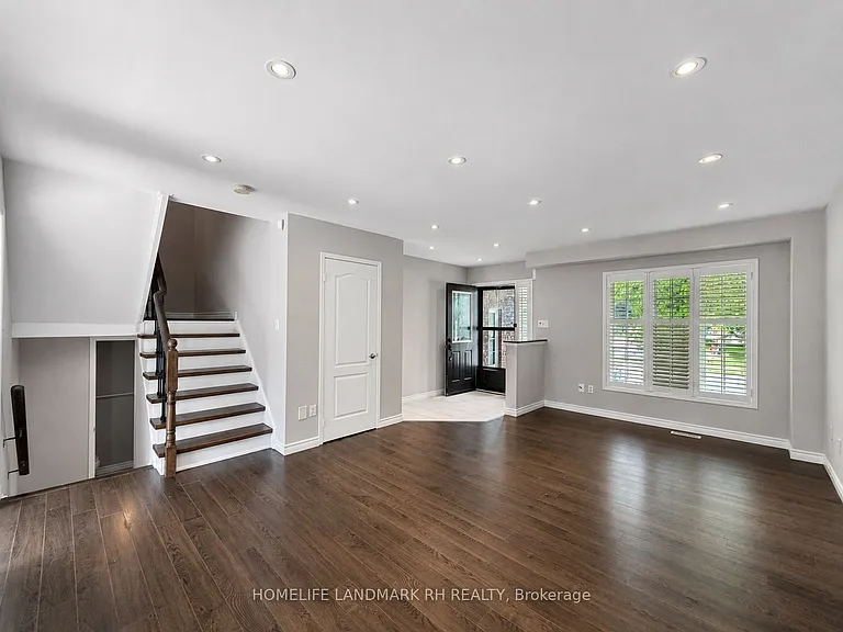 8 McKennon St — Photo 4