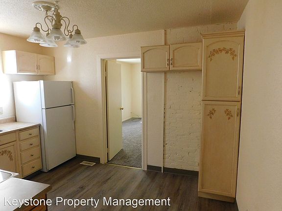 4th image of 420 W 10th St APT 2
