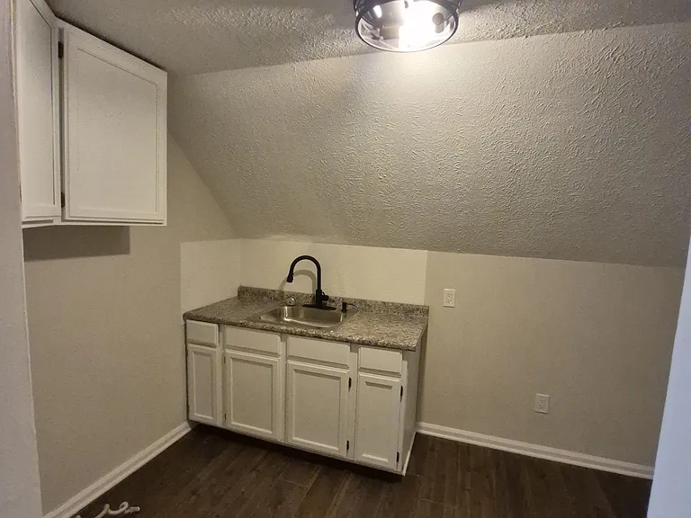 3741 E 118th St #3 — Photo 5