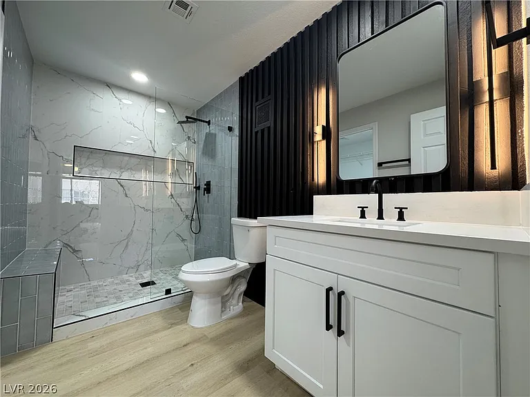 8464 Blue Island Ave — Photo 33