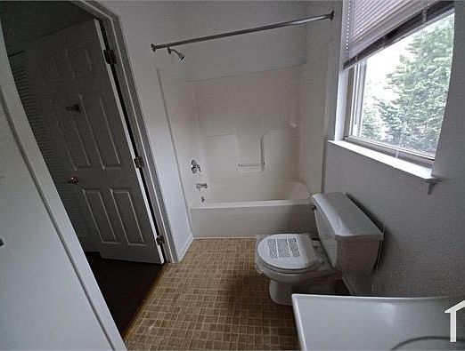 5th image of 2222 N Carlisle St APT B