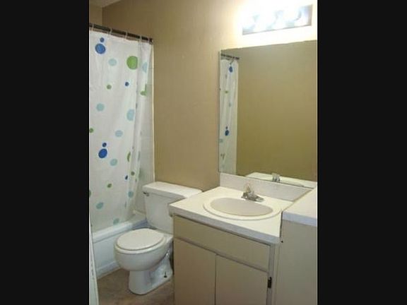 5th image of 1435 NW 67th St APT 12