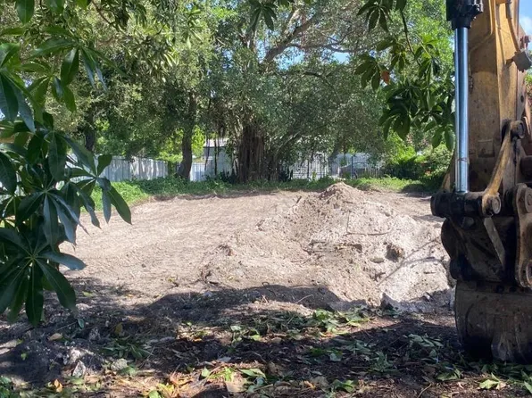 2021 NW 87th Street, Miami, FL 33147