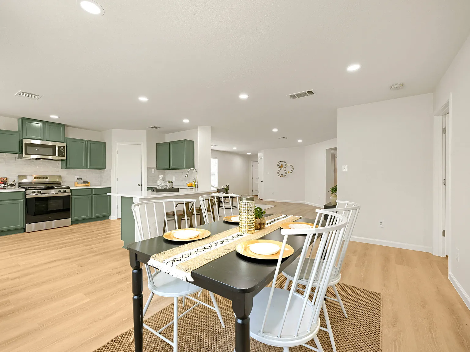 208 Buttercup Way - 1 — Photo 3