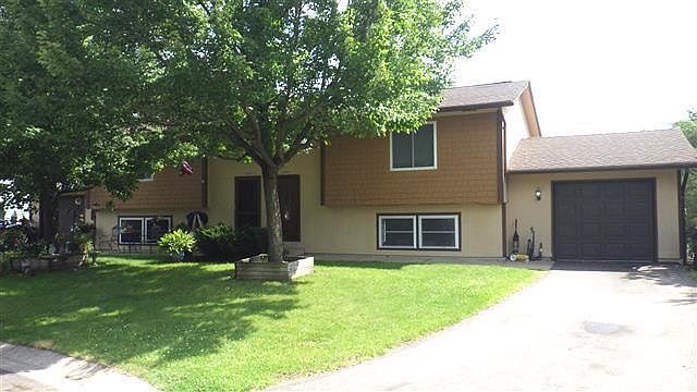 1st image of 1382 Balsam St E