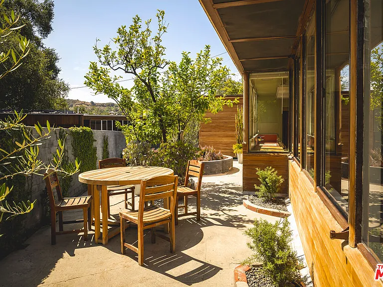 541 Suncourt Ter — Photo 3