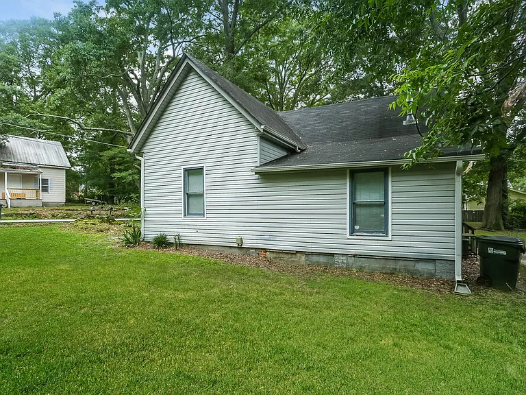 6129 Sorrell St NE — Photo 22
