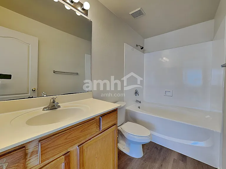 8417 W Hilton Ave — Photo 10