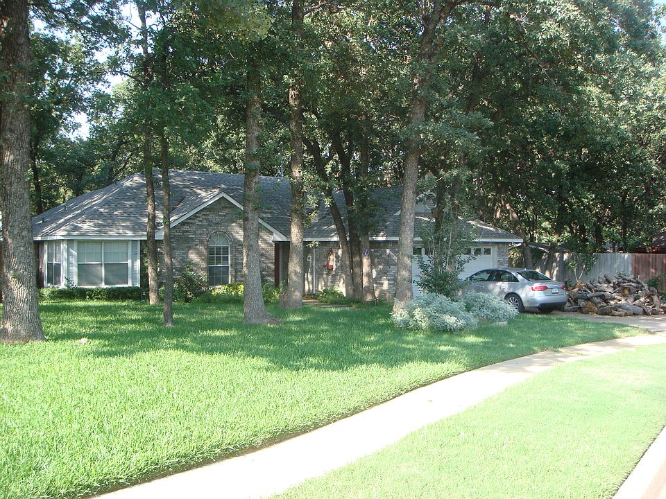 1st image of 411 E Ash Ln