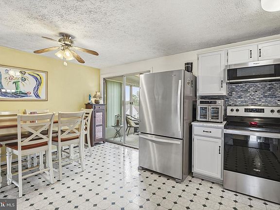 4th image of 9 Chatterly Ct