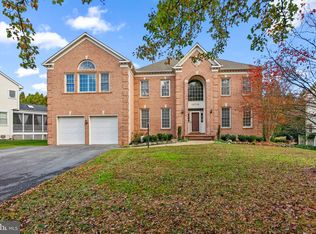 13719 Willow Tree Dr, Rockville, MD 20850