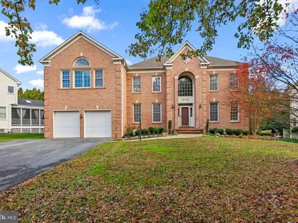13719 Willow Tree Dr, Rockville, MD 20850