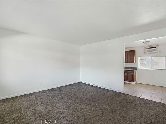3rd image of 529 W 25th St