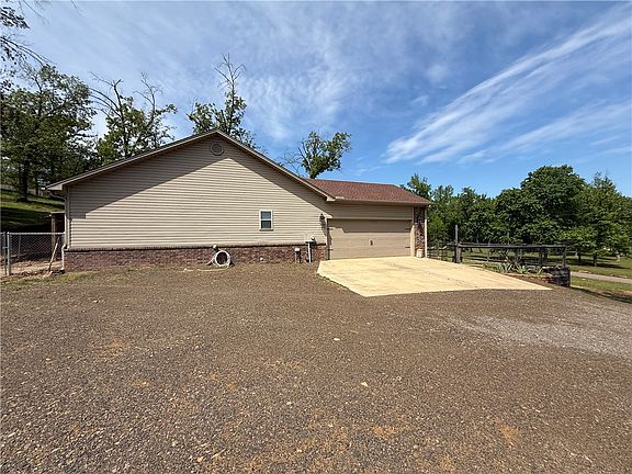 3rd image of 10405 Arroyo Ln