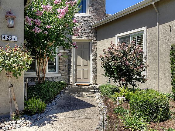 4th image of 4227 Spyglass Dr