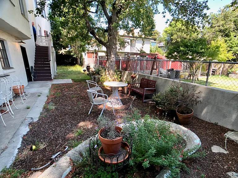 916 Union Street — Photo 11