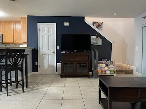 3 bed, 2.5 bath, 1562 sqft, $2,000 — Photo 4