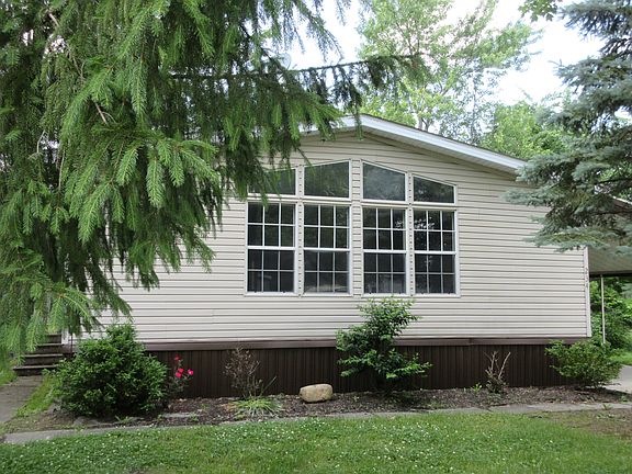 2nd image of 234 Twin Lakes Dr